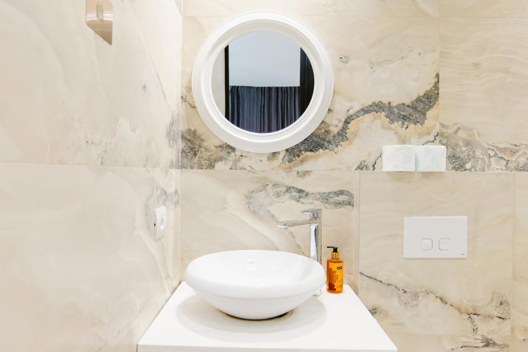 Durres Str Modern - The Nest Apartment *